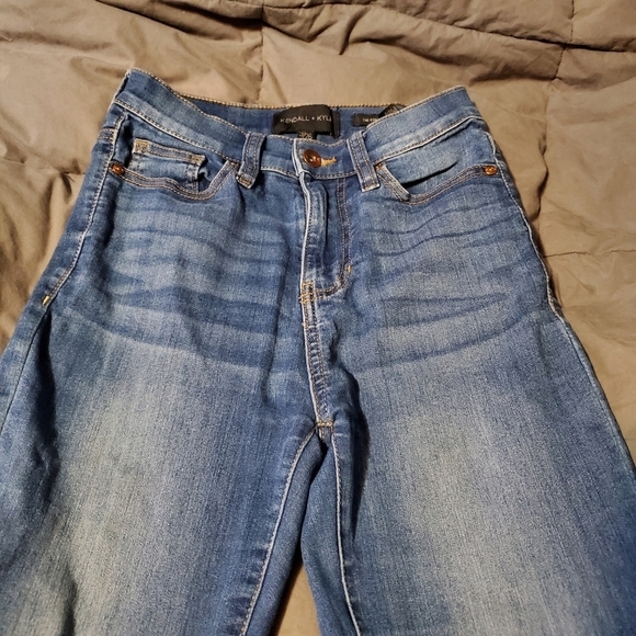 KENDALL + Kylie the contour high rise jeans - Picture 2 of 7